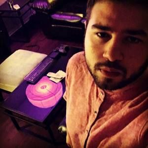 Meet your Posher, Waseem